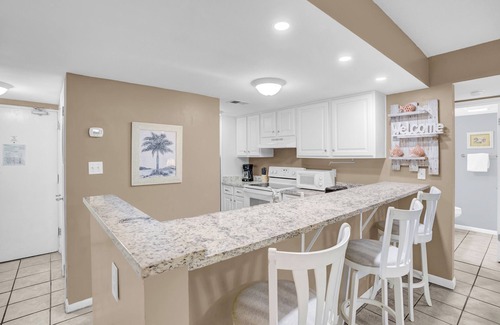 Coffeyville Condo | Outdoor Pool! | Gulf Front | Orange Beach, AL