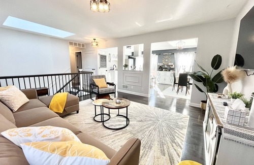 Geneva House | OutdoorOasis-King bed-Fire Pit-Mins to town-EV charger