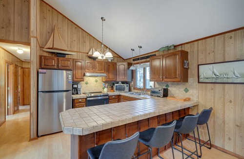 Southern Shores House | Outer Banks Retreat - Walk to Beach!