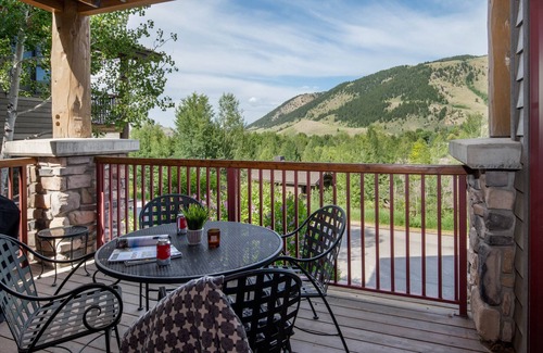 Jackson Condo | Outpost: Grand View 301 - Renovated Condo w/AC