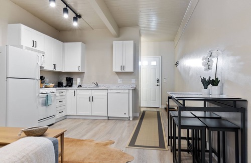 Jackson Apartment | Outpost: Town Square Lodge 7 - Close to Town Square!