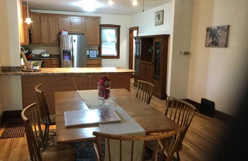 Kenosha House | Outrageous! Near Microsoft Mt Pleasant - Sleeps 18
