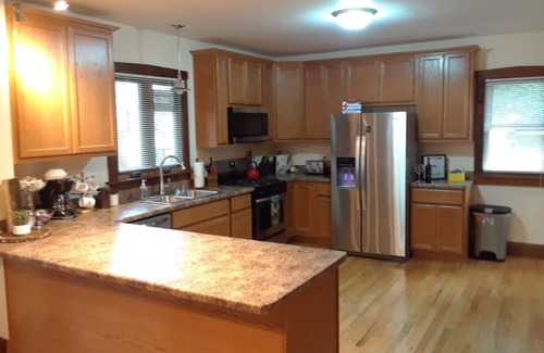Kenosha House | Outrageous! Near Microsoft Mt Pleasant - Sleeps 18