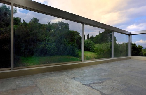 Anafiotika Villa | Outstanding Athens Apartment | Karyatis Luxury Maisonette | 3 Bedrooms |.