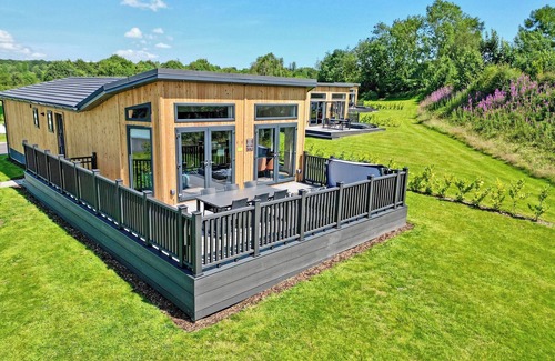Coleford Ski Chalet | Outstanding bespoke spacious lodge.