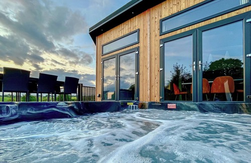 Coleford Ski Chalet | Outstanding bespoke spacious lodge.