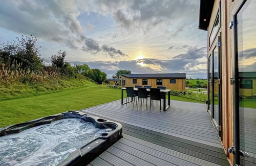 Coleford Ski Chalet | Outstanding bespoke spacious lodge.
