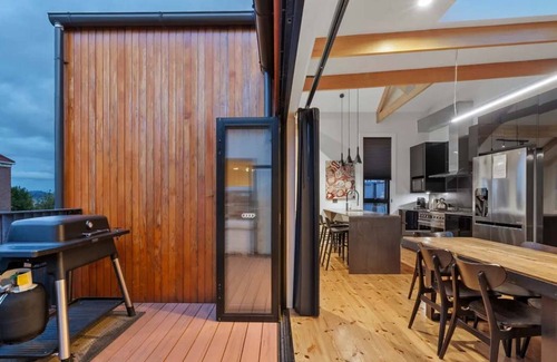 Hobart Central Business District House | Outstanding Quality Renovation, so close to CBD.