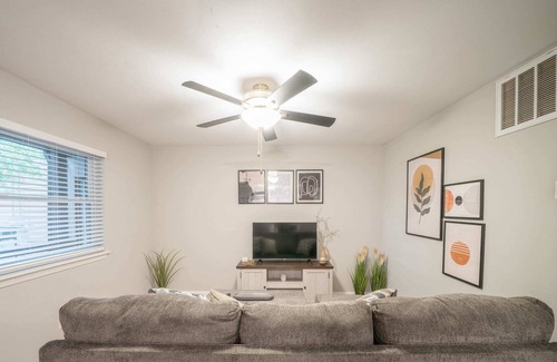 North Camellia Acres Apartment | OV 14th Bay - Vesper Suite
