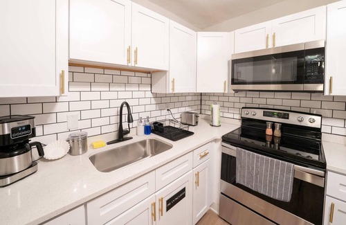 North Camellia Acres Apartment | OV 14th Bay - Vesper Suite