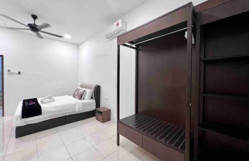 Kampung Bakau House | OV 4 bedrooms, family 10-14 pax homestay