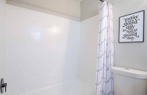North Camellia Acres Apartment | OV Mosaic - Topaz Suite