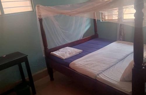 Lira Bed & Breakfast | Oval Guest House