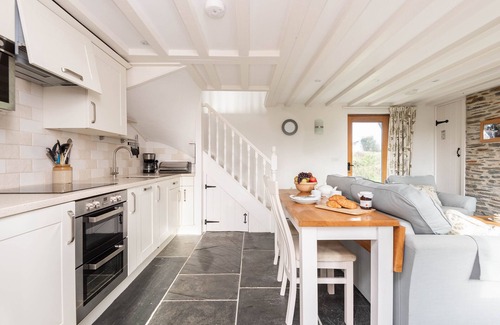 Saint Gennys Cottage | Over The Hedge, Boscastle, peaceful rural location