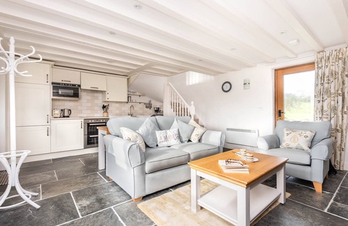 Saint Gennys Cottage | Over The Hedge, Boscastle, peaceful rural location