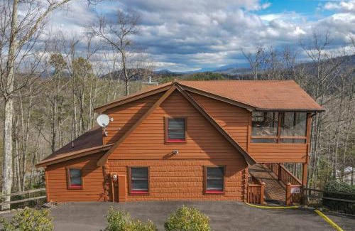 Pigeon Forge House | OVER THE MOUNTAIN - Smoky Mountain View Cabin