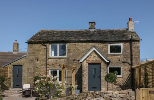 Little Hayfield House | Overlea Cottage