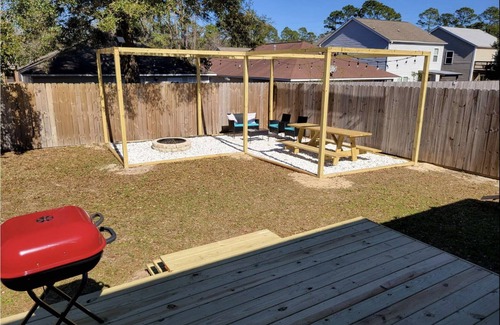 Brent House | Overlook Backyard Retreat~families welcome~central