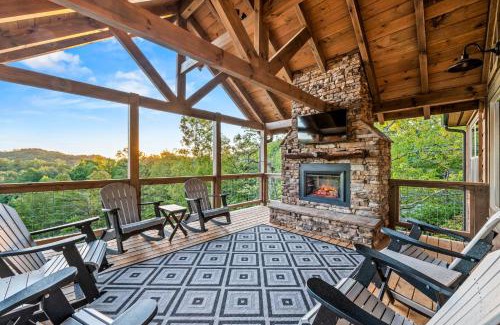 Gatlinburg - Pigeon Forge House | Overlook Swim Lodge - Indoor Heated Pool, 3 Decks, Hot Tub, Theatre, Game Room - Minutes to PF & Dollywood