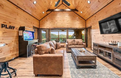 Gatlinburg - Pigeon Forge House | Overlook Swim Lodge - Indoor Heated Pool, 3 Decks, Hot Tub, Theatre, Game Room - Minutes to PF & Dollywood