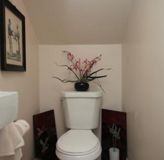 Playa Del Rey House | Overlooking Marina del Rey sailboats, is Green Ginger Playa Del Rey on the bluff,