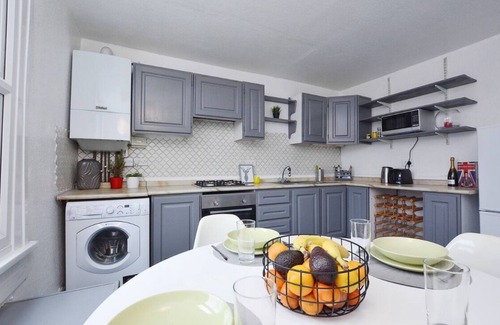 Harrow Road Apartment | Oversize 1Bed Victorian Penthouse in Maida Vale