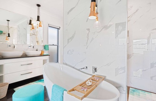 Pialba House | Oversized 1 bedroom on Oceanblue