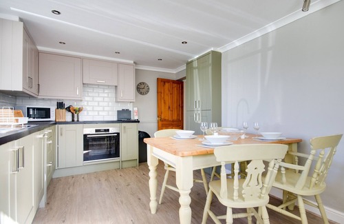 Holt House | Owl Cottage - Two Bedroom House, Sleeps 4