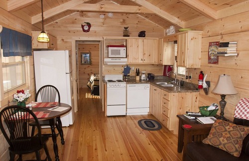 Lake Lure Cabin | Owl's Nest Cabin. Romantic Cabin on beautiful Lake Lure!