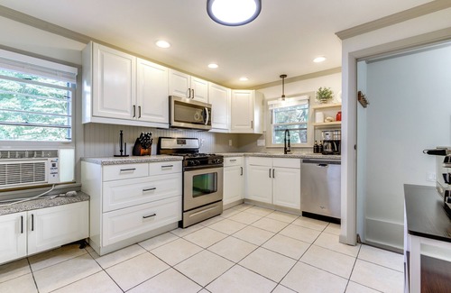 Westfield Apartment | Owl`s Nest - Cozy Westfield Home w/Fire Pit