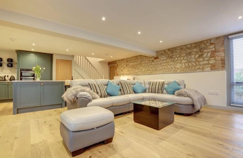 Heacham House | Owlets at Mulberry Barn, Heacham, Norfolk