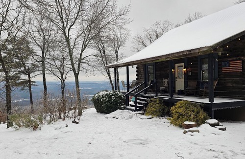 Valley Head Cabin | Owl’s Hollow - Stunning Brow View