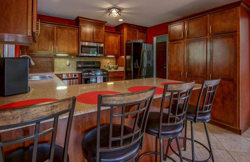 Mars Hill House | Owl’s Nest Treetop Oasis - 25 to AVL