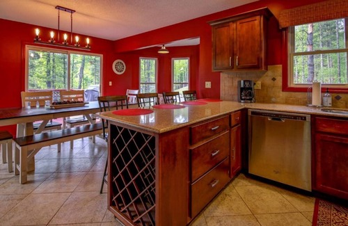 Mars Hill House | Owl’s Nest Treetop Oasis - 25 to AVL