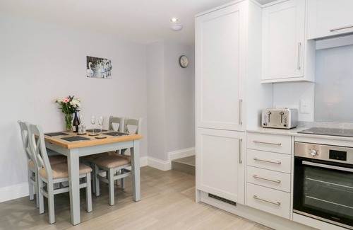 Penny Bridge Cottage | OXEN PARK FARM COTTAGE, family friendly, with a garden in Ulverston
