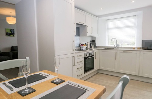 Penny Bridge Cottage | OXEN PARK FARM COTTAGE, family friendly, with a garden in Ulverston