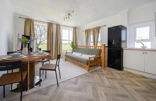 Kelmarsh Apartment | Oxendon Oasis- Luxury Hot Tub Retreat