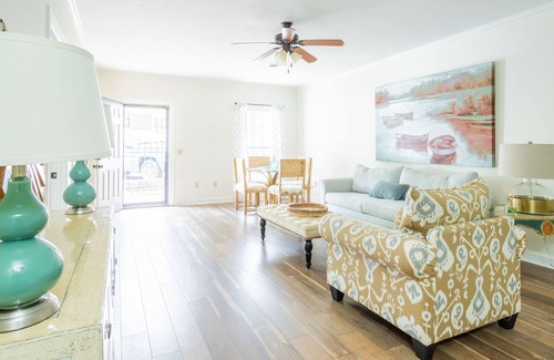 Oxford Apartment | OXFORD PRIME LOCATION/ON THE SQUARE! WALKING DISTANCE TO CAMPUS