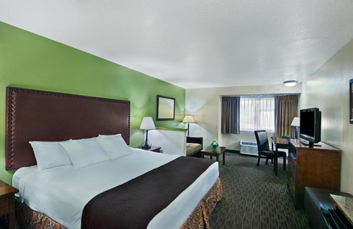 Hermiston Hotel | Oxford Suites Hermiston