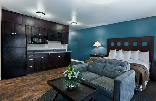 Silverdale Hotel | Oxford Suites Silverdale