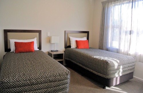 Oxford Hotel | Oxford Village Motels