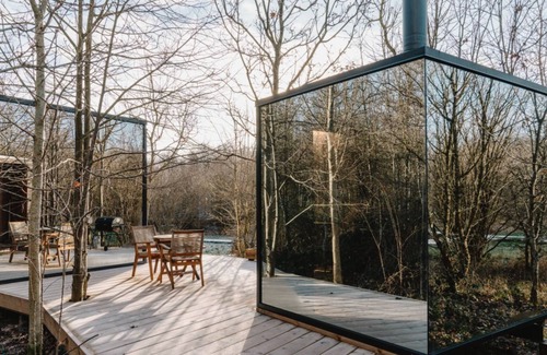 Kidlington House | Oxfordshire: Lakeside Mirror Houses (FULL SITE)