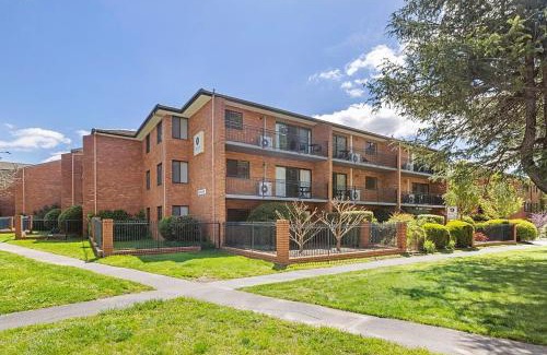 Manuka Apartment | Oxley Court Serviced Apartments