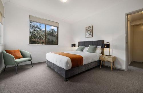 Manuka Apartment | Oxley Court Serviced Apartments