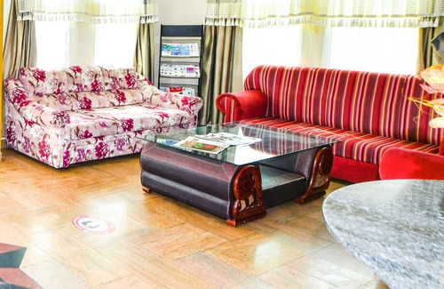 Muscat Hotel | OYO 137 Marina Hotel