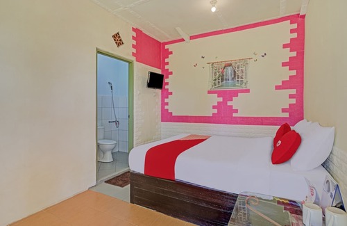 Mojokerto House | OYO 3208 Villa Inn App Trawas Bintaro Syariah