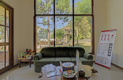 Mojokerto House | OYO 3208 Villa Inn App Trawas Bintaro Syariah
