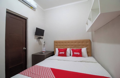 Karawang Hotel | OYO 3253 Sofia Residence