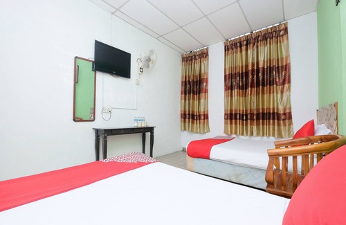 Dusun Nyior Hotel | OYO 850 Gold Star Hotel