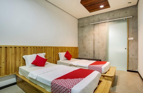 Ayer Tawar Hotel | OYO 89454 Hotel Pavilion Inn